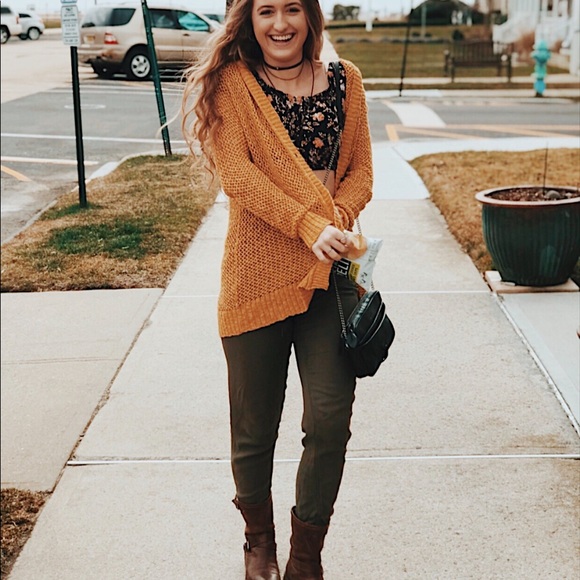 Meet your Posher, Adriana - Picture 3 of 8